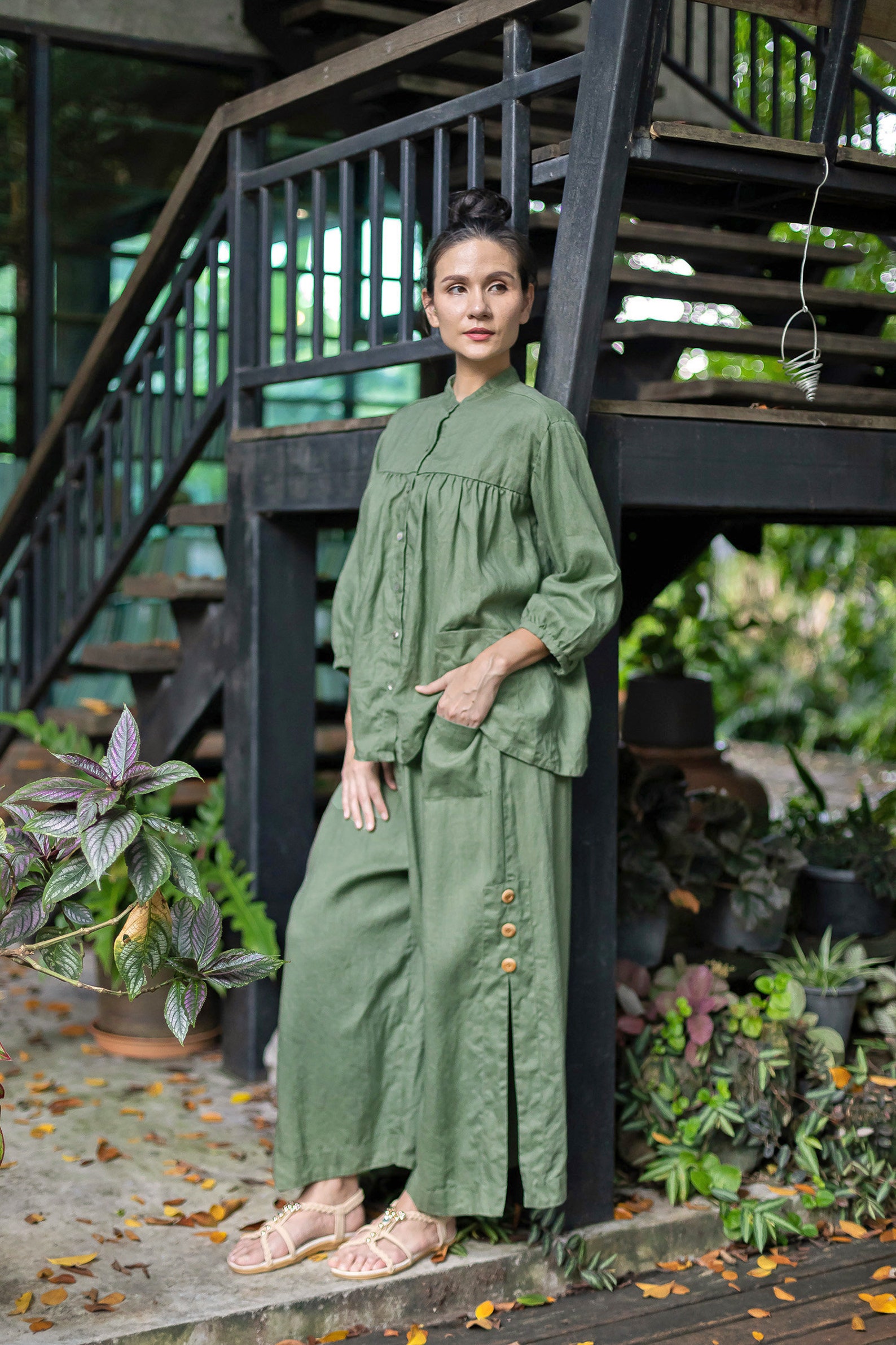 Green Lily Linen Bow Tie Sleeve Pleated Blouse Top