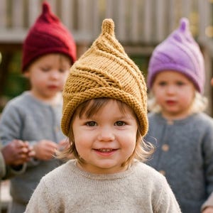 Gorro de gnomo tricotado à mão em alpaca para bebê | Gorro de duende para recém-nascidos e crianças pequenas | Adereço para fotos | Presente para chá de bebê
