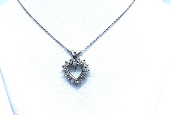 14 K White Gold Classic Heart Shaped Slider Pendant, Gold, 3.1 grams with chain, TW of diamonds, 0.41 CT