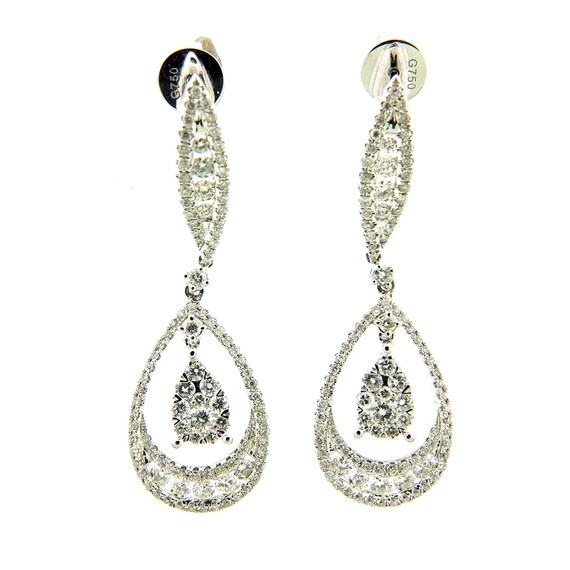 18 K White Gold Pear Shaped Diamond Dangle Drop Earrings