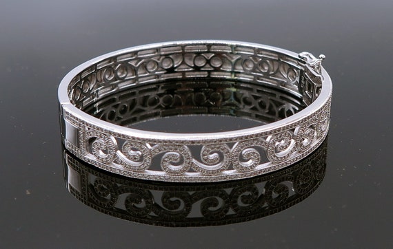 14 K Fancy Diamond White Gold Fancy Antique Design Bangle Bracelet