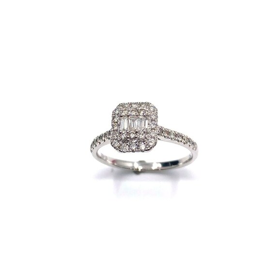 18 K White Gold Diamond Engagement Ring, Baguette Cut Cluster Center