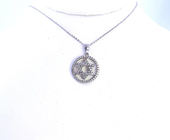 14 K White Gold Star of David in a Round Circle Pendant, TW of diamonds, 1.08 CT
