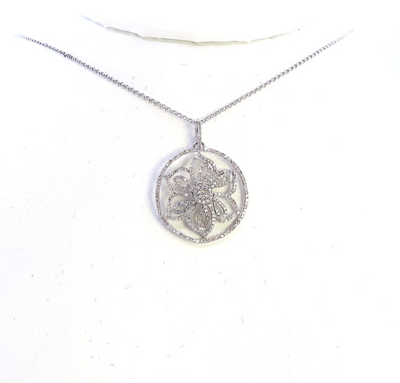 14 K White Gold Circular Floral Design Slider Pendant with Chain, Gold, 2.8 grams, TW of diamonds, 0.98 CT