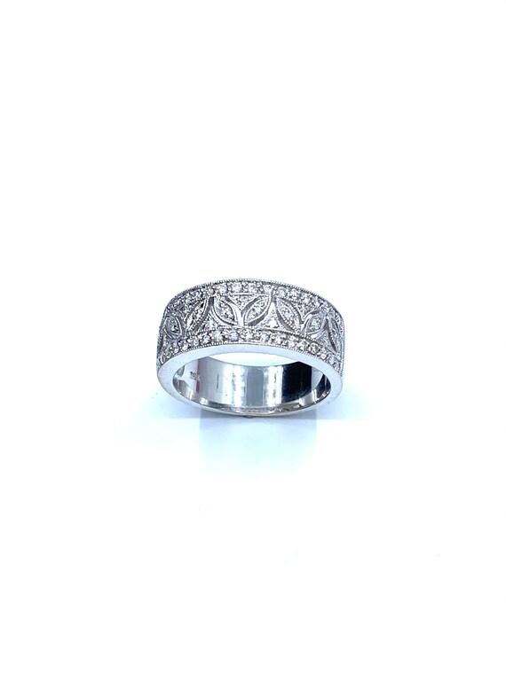 18 K W Gold Antique Diamond Designer Band / Ring, Gold, 7.7 grams, TW of Diamonds, 0.53 CT