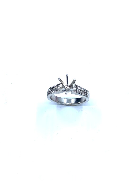 18 K W Gold Diamond Semi-mount Engagement Ring on double Row Prong Set, Gold, 4.9 grams, TW of diamonds, 0.35 CT
