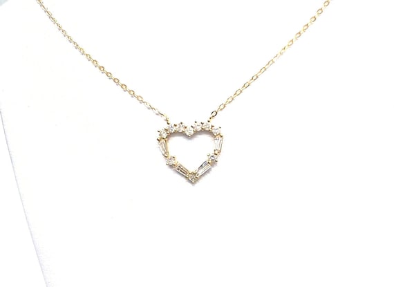 18 K Y Gold Diamond Heart Shaped Necklace, Gold, 1.41 grams, TW of diamonds, 0.45 CT