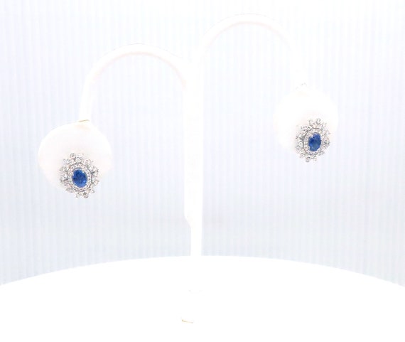 18 K White Gold Designer Diamond Oval Sapphire Stud Earrings