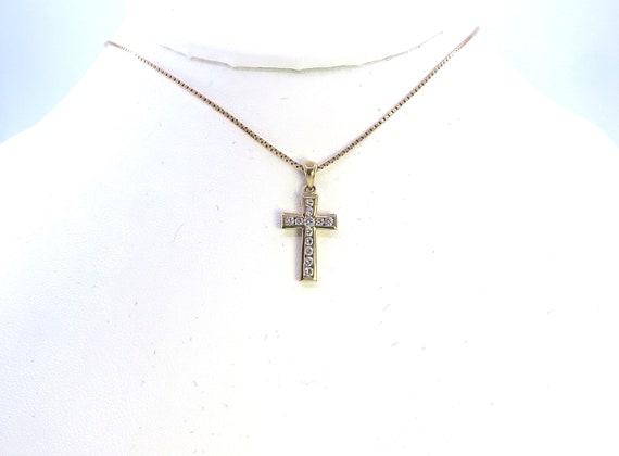 Cross 14 K Yellow Gold Diamond Pendant, TW of diamonds, 0.24 CT