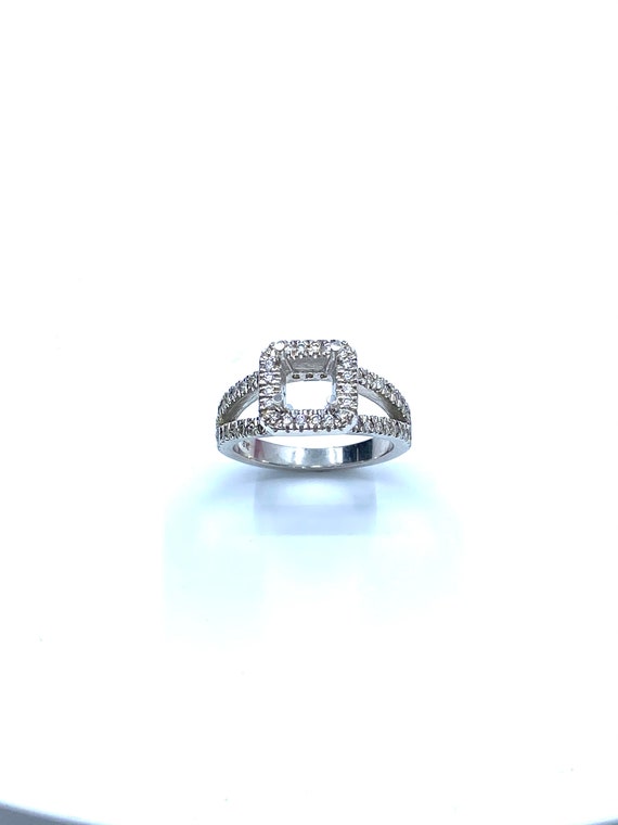 18 K W Gold Diamond Engagement Ring / Semi-mount w/ V Shape Shank & Prong Set, Gold, 7.4 grams, TW of diamonds, 0.61 CT