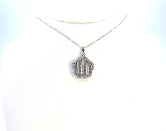 14 K White Gold Diamond Simple Clover Design Necklace with Chain included, TW of diamonds, 0.94 CT