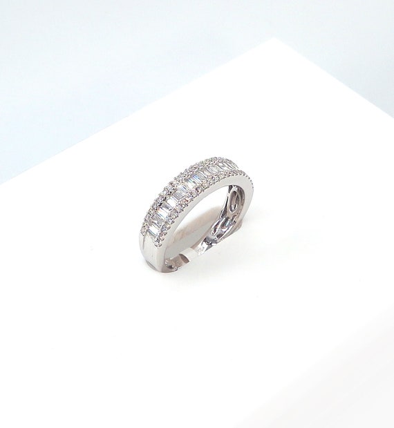 14 K W Gold Diamond Baguette Band / Ring, Gold, 3.28 grams, TW of diamonds, 0.76 CT