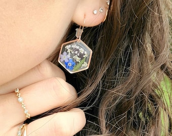 Beautiful blue forget me not flower earrings | botanical garden jewelry | floral accessories | gardener gift | dainty women's accessory