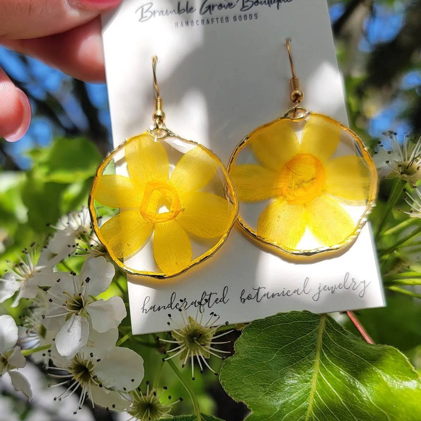 Flower and Pearl Gold Hoop Earrings with Gift Box – Ella Moore