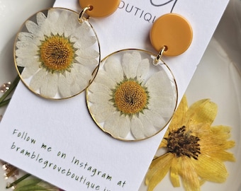Handmade Pressed Daisy Earrings | Botanical Resin Jewelry