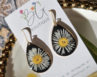 Handmade real daisy flower black earrings | nature inspired jewelry | dried floral teardrop earrings