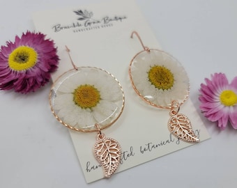 Handmade beautiful white daisy rose gold earrings | botanical jewelry  | gardener gift