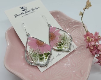 Handmade pretty pink daisy flower earrings | valentine's day earrings | botanical jewelry