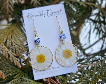 Handmade pretty white daisy teardrop beaded earrings | gardener gift | boho jewelry