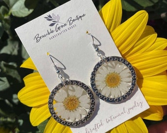 Handmade real pressed daisy floral circle earrings | pretty botanical jewelry | nature inspired accessories | one of a kind