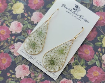 Handmade real pressed queen annes lace flower Earrings | botanical jewelry | summer jewelry | gardener gift | nature lover gift idea |