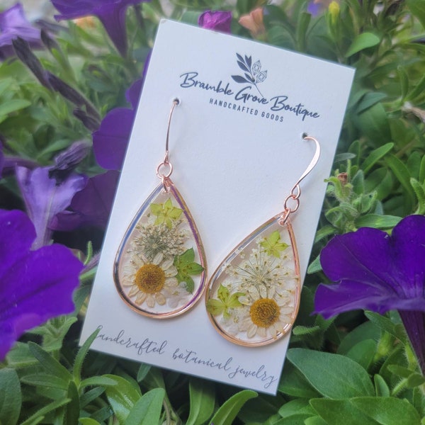 Beautiful handmade real flower earrings | botanical jewelry | gardener gift