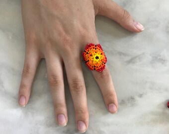 Bague authentique de perles mexicaines de fleurs faites à la main