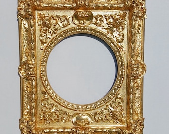 Antique Carved and Gilded "Raphael" Frame 15 1/2" Diameter Opening