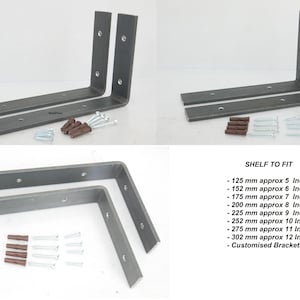 Puede incluir: Dos juegos de soportes de estanter&iacute;a de metal con tornillos y tacos. Los soportes son grises y los tornillos son plateados. Los tacos son marrones. El texto "SHELF TO FIT" est&aacute; escrito en negro sobre fondo blanco. El texto enumera los diferentes tama&ntilde;os de estanter&iacute;as para los que se pueden utilizar los soportes, en pulgadas y mil&iacute;metros.