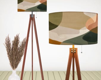 Lámpara de pie trípode con pantalla de lino abstracta: iluminación moderna para salas de estar