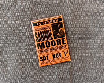 Botón con póster de Sammie Moore / Pecadores
