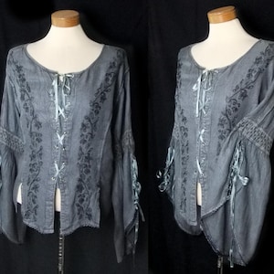 Talla 18 (Reino Unido), busto 46", túnica bohemia gris azulada bordada con cordones, estilo hippie romántico retro de los 90.