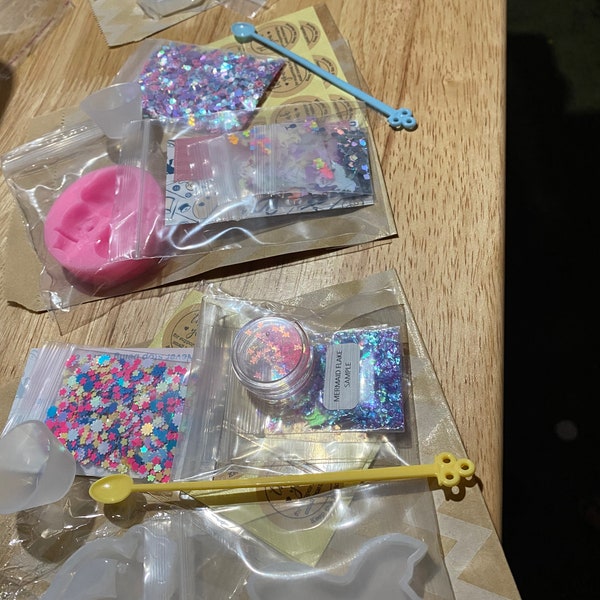 Starter Grab Bag, beginner resin kit, (resin not included), glitters, molds, surprise gifts, tools, randomly picked, silicone molds, sequins