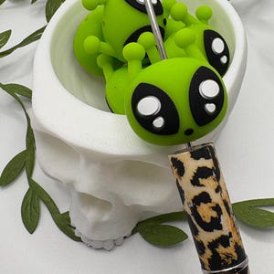 3D Alien, cute silicone bead, beads for pens,  printed silicone bead, focal bead, 28mm, 1pc