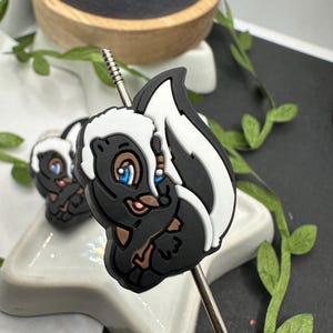 Skunk cartoon Silicone focal bead, silicone bead, silicone bead for pen, crafting beads, supplies, focal, silicone supply bead 36mm