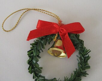 KATELUO 2 Stück 4cm Mini Weihnachtsschmuck Kranz Weihnachtsbaum Weihnachtsdeko Anhänger. Miniatur Weihnachtskranz Puppenstube Weihnachten Kranz Ornamente für Puppenhaus Garten Dekoration