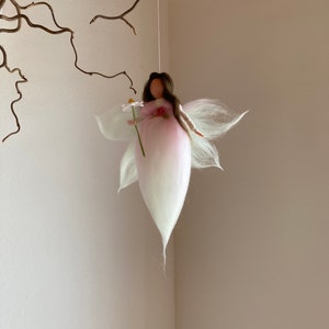 delicate daisy fairy, felt fairy spring, gift for baptism, school enrollment, birthday, seasonal table,