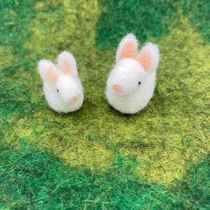 little felted bunnies image 1
