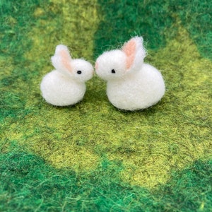 little felted bunnies image 4