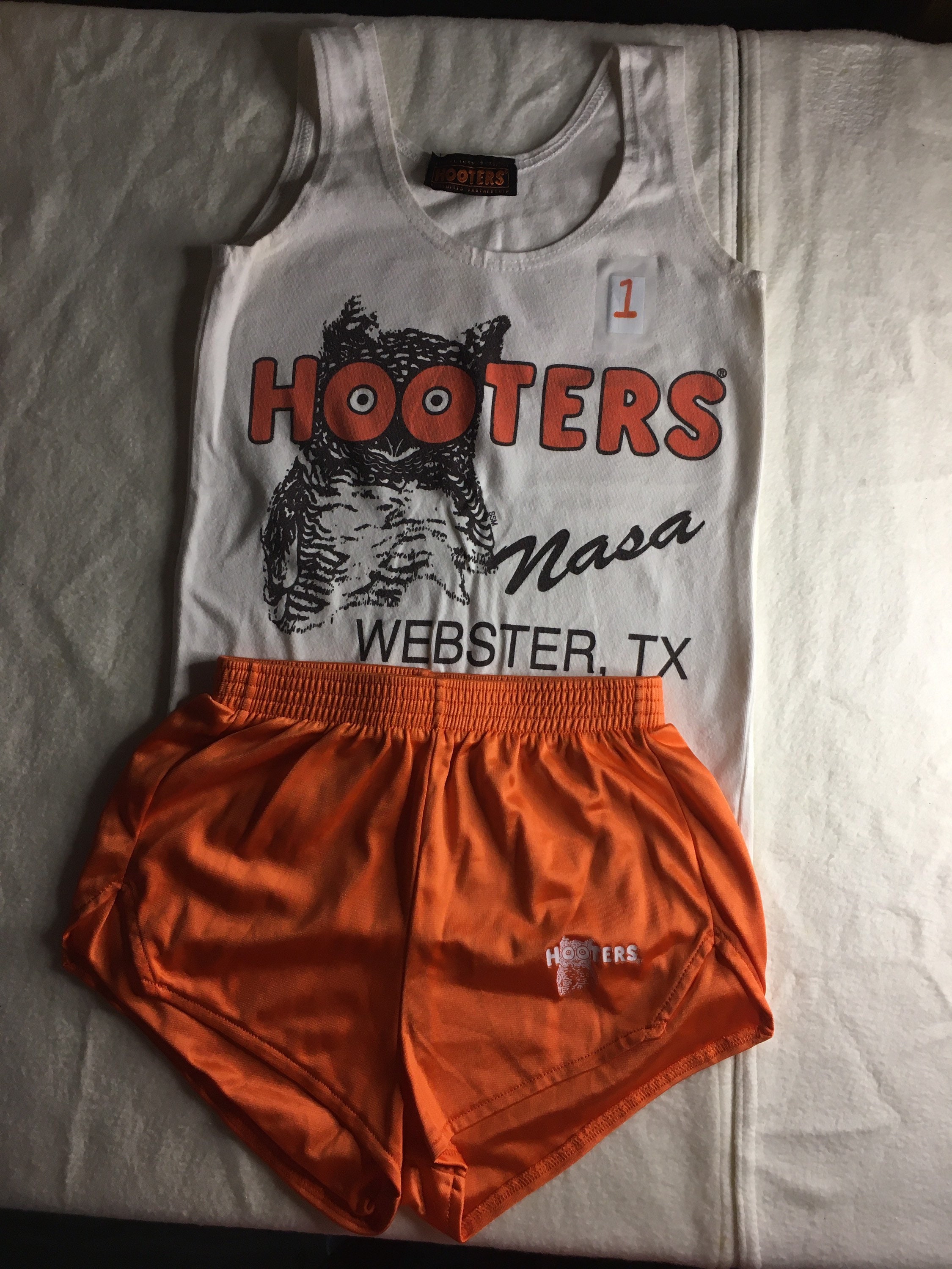 B26 #1 Hooters Girl Rare Vintage Original Super Sexy Uniform B26 #1 Hooters Girl Rare Vintage Original Super Sexy Uniform