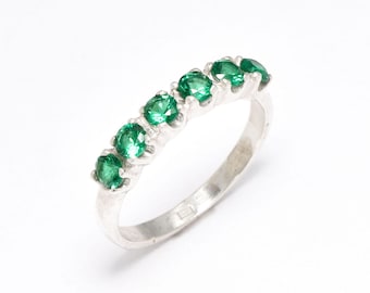 Anillo de esmeralda creada, Esmeralda creada, Anillo de media eternidad, Anillo vintage, Anillo de esmeralda, Anillo de eternidad, Banda ondulada, Anillo de plata maciza, Esmeralda