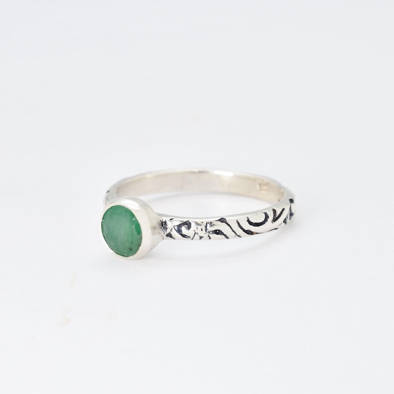 Ring smaragd, natuurlijke smaragd ring, geboortesteen mei, tribal ring, groene vintage ring, solitaire ring, zilveren sierlijke ring, massief zilveren ring afbeelding 8