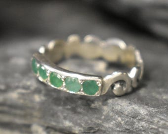 Emerald Band, Natural Emerald Ring, Vintage Band, Ornament Band, Stackable Emerald Ring, Real Emerald, May Birthstone, Solid Silver Band