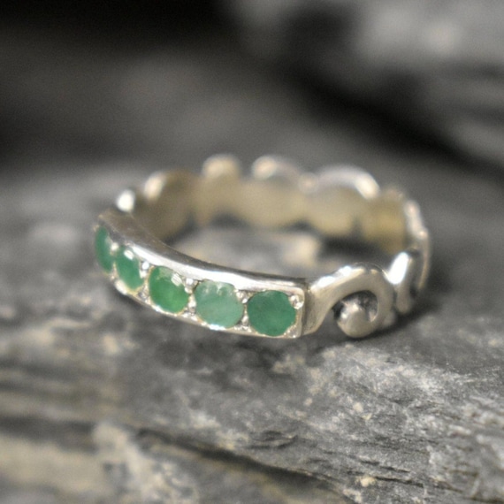 Emerald Band, Natural Emerald Ring, Vintage Band, Ornament Band, Stackable Emerald Ring, Real Emerald, May Birthstone, Solid Silver Band