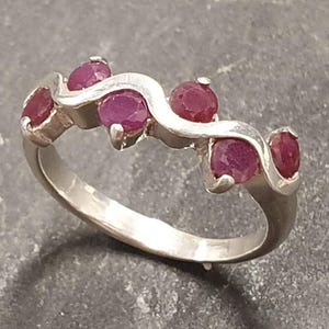 Ruby Band, Natural Ruby, Stackable Ring, July Birthstone, Red Vintage Band, Asymmetric Ring, Dainty Band, Birthstone Ring, Solid Silver Ring