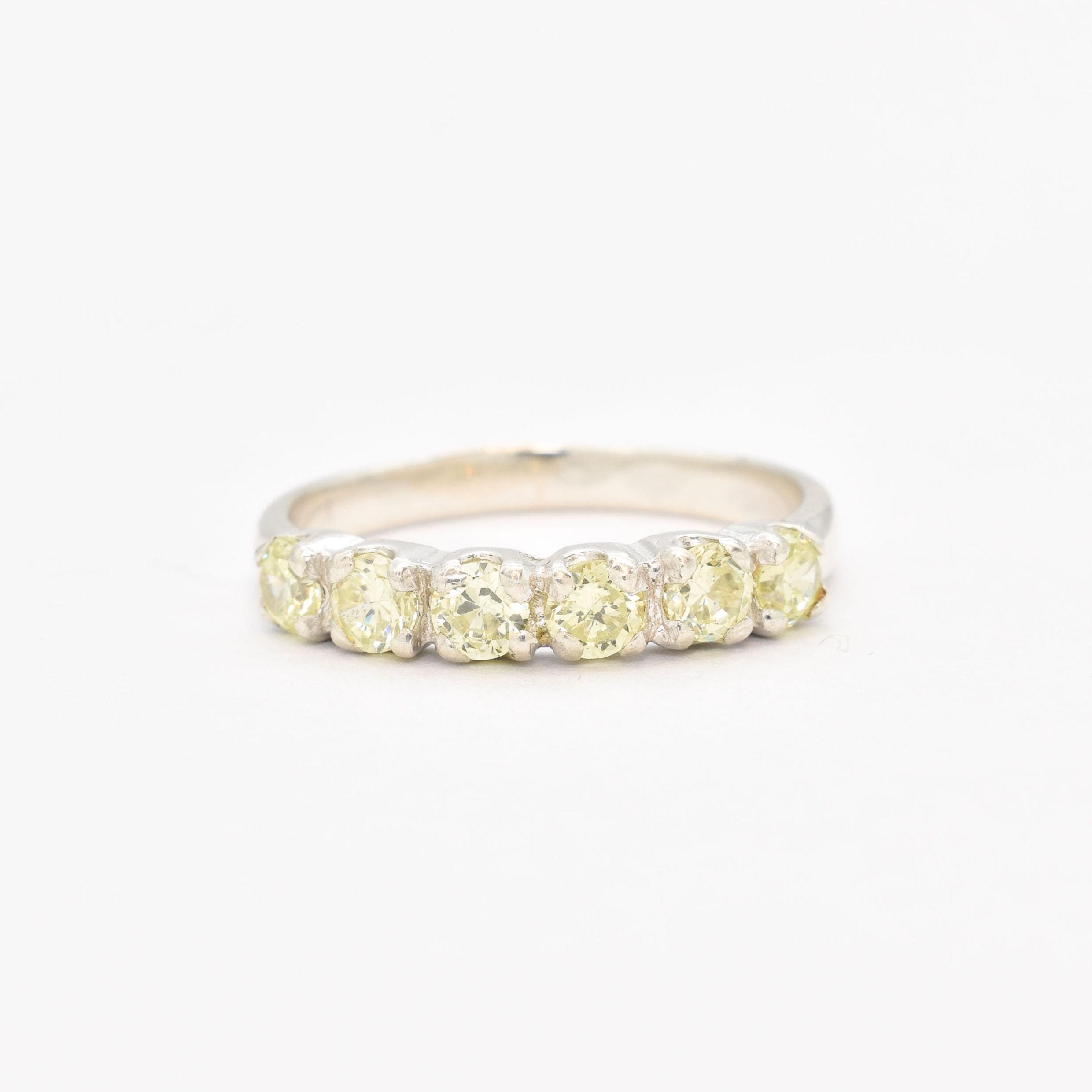 Bague Ancienne En Argent Massif 925 - Style Jonc Alliance Avec Péridot - Occasion