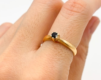 Anillo de ónix dorado, ónix natural, anillo de promesa de ónix, anillo solitario negro, delicado anillo de ónix, anillo redondo negro, oro vermeil de 18k, Bands By Adin