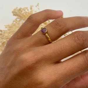 Bague rubis or, rubis naturel, pierre de naissance de juillet, bague solitaire en or, bague tribale en or, bague vintage en or, bague rubis rouge, bague vermeil, argent