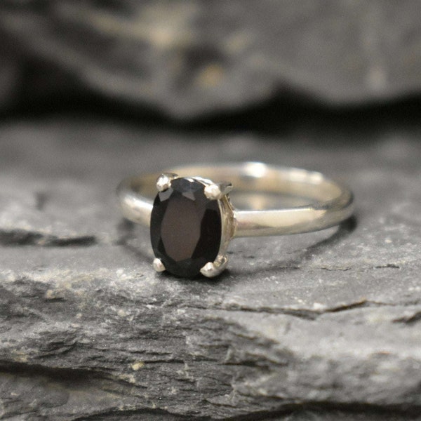 Onyx Ring, Natural Onyx, Solitaire Ring, Dainty Ring, Black Solitaire Ring, Black Diamond Ring, Dainty Oval Ring, Simple Ring, Silver Ring