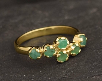 Gold Emerald Band, Natural Emerald, Vintage Ring, May Birthstone, Stackable Ring, Bypass Band, Gold Plated Ring, Green Ring, Vermeil Ring